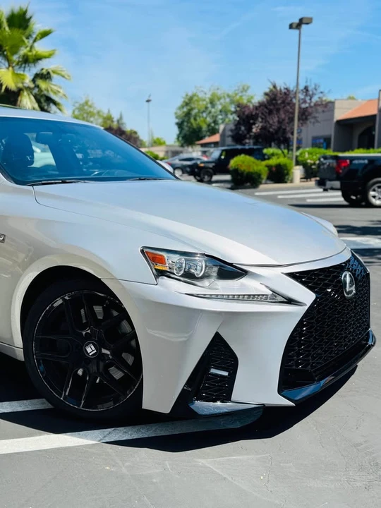 2015 Lexus IS 3rd Gen - Image 8 of 19