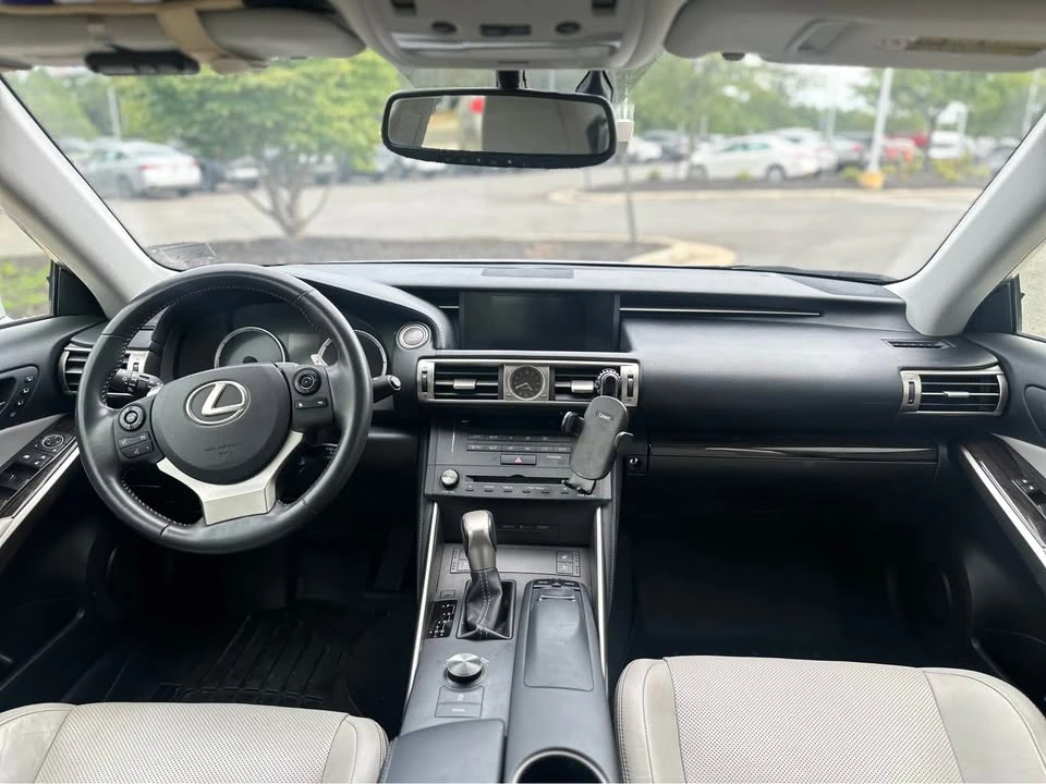 2015 Lexus IS 3rd Gen - Image 14 of 20