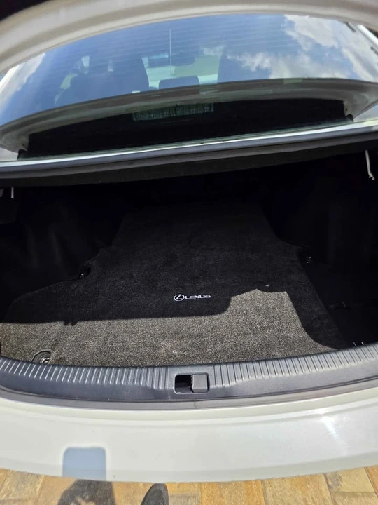 2015 Lexus IS 3rd Gen - Image 18 of 19