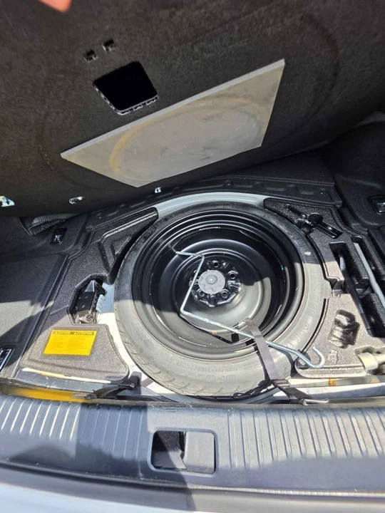 2015 Lexus IS 3rd Gen - Image 17 of 19