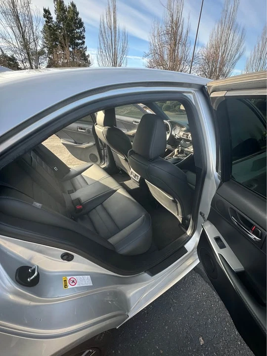 2015 Lexus IS 3rd Gen - Image 15 of 20