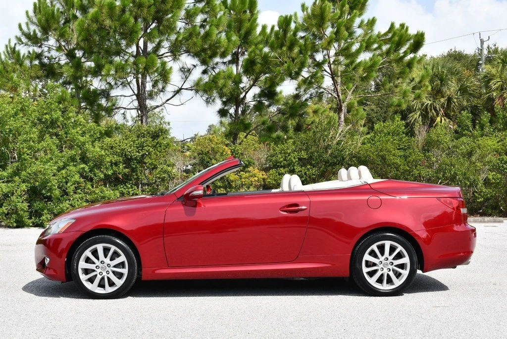 2015 Lexus IS 3rd Gen - Image 25 of 31