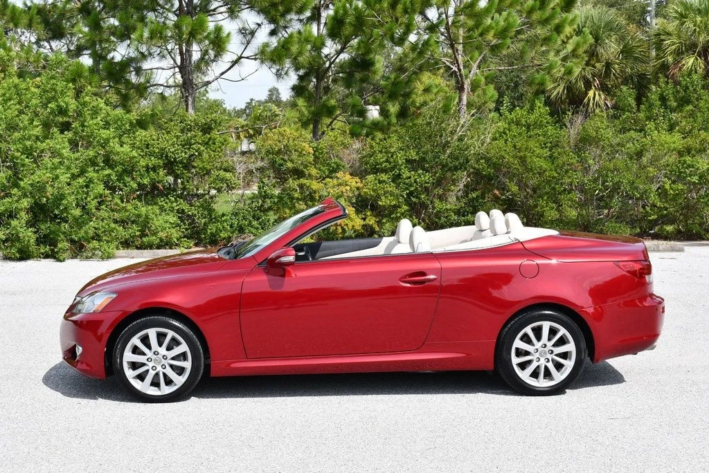 2015 Lexus IS 3rd Gen - Image 26 of 31