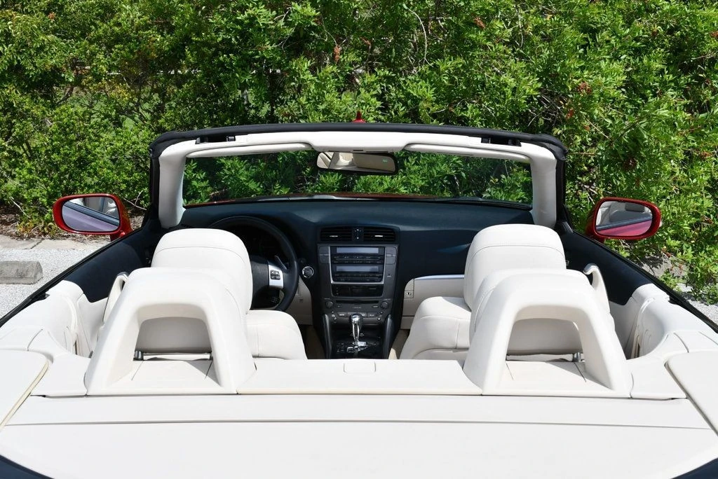 2015 Lexus IS 3rd Gen - Image 15 of 31