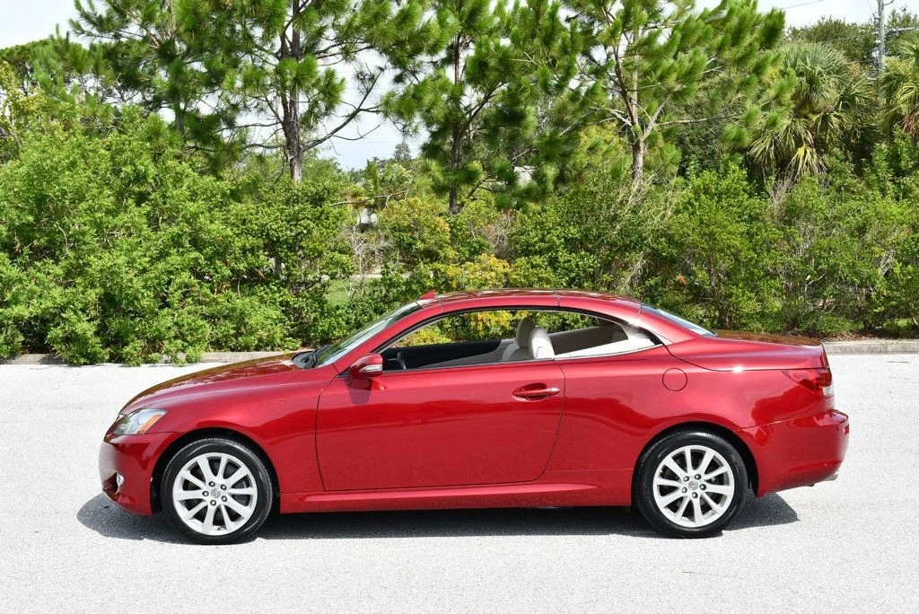 2015 Lexus IS 3rd Gen - Image 29 of 31