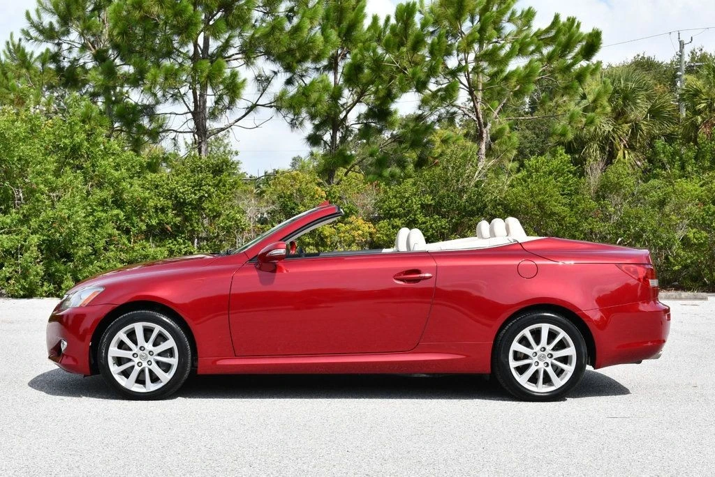 2015 Lexus IS 3rd Gen - Image 27 of 31