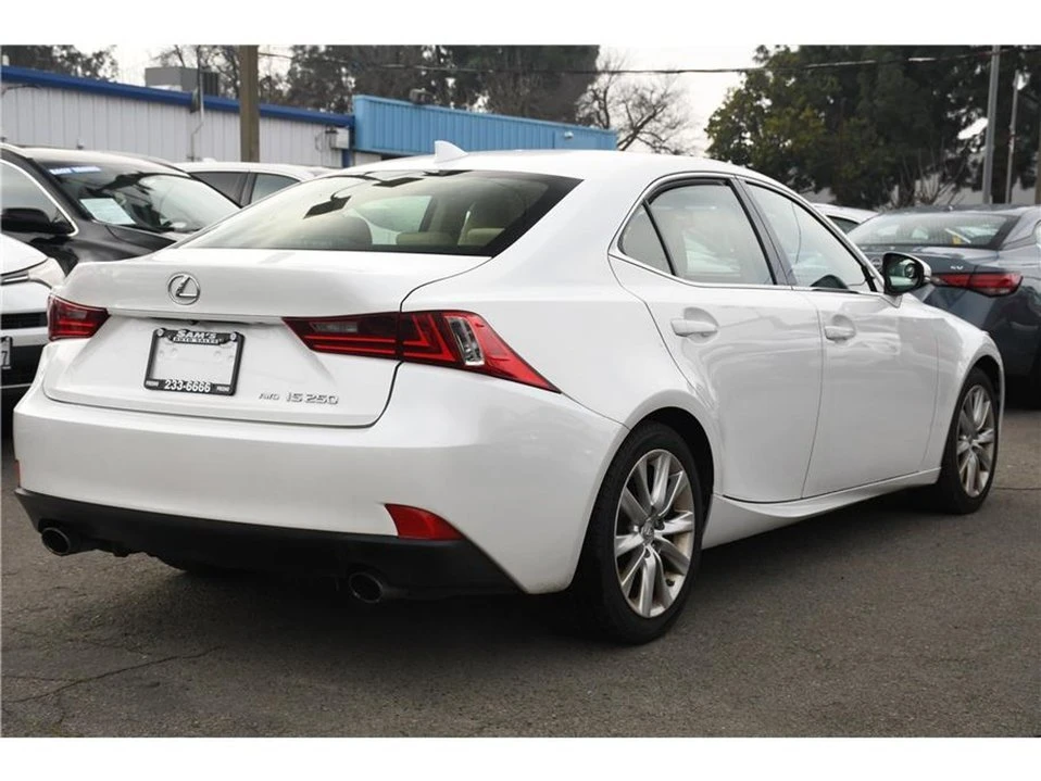 2015 Lexus IS 3rd Gen - Image 4 of 16