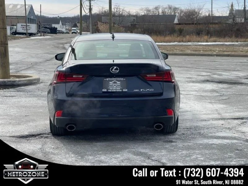 2015 Lexus IS 3rd Gen - Image 8 of 12