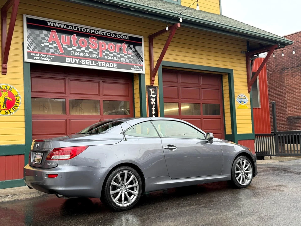 2015 Lexus IS 3rd Gen - Image 5 of 12