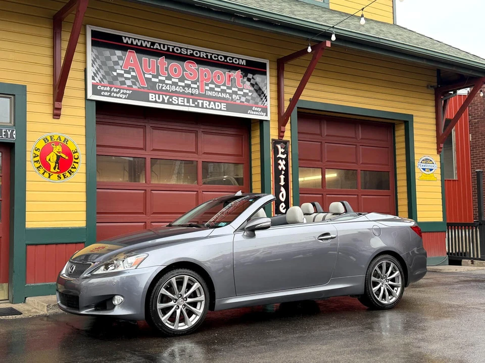 2015 Lexus IS 3rd Gen - Image 10 of 12