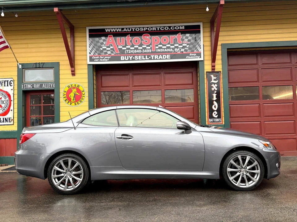 2015 Lexus IS 3rd Gen - Image 4 of 12