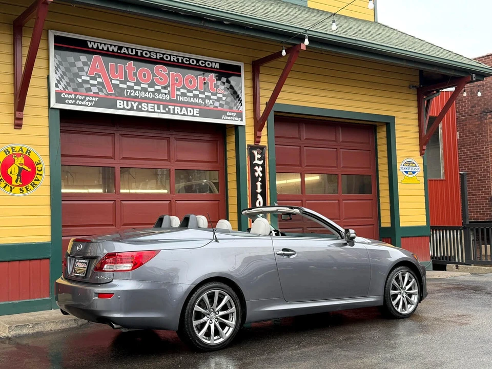 2015 Lexus IS 3rd Gen - Image 8 of 12