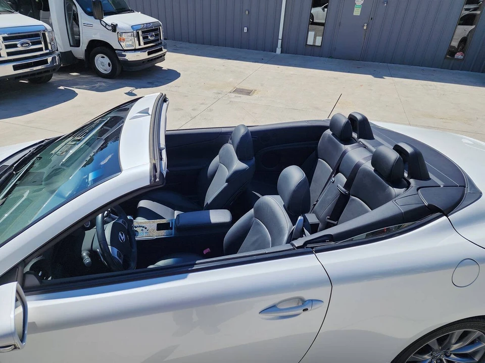 2015 Lexus IS 2nd Gen - Image 26 of 31