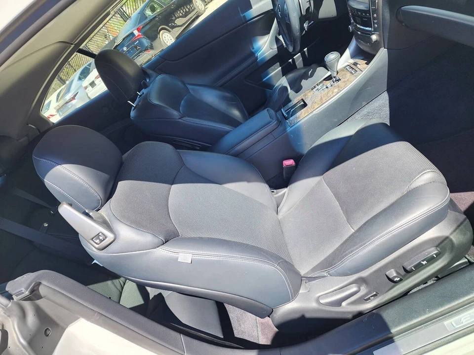2015 Lexus IS 2nd Gen - Image 17 of 21