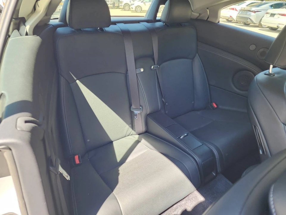 2015 Lexus IS 2nd Gen - Image 16 of 31