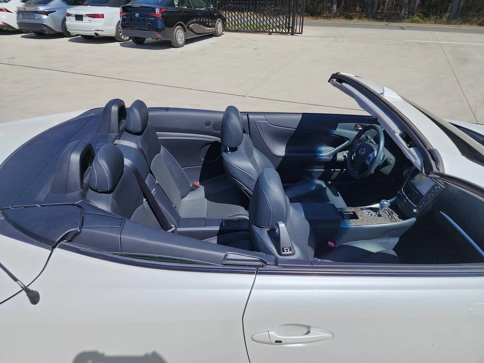2015 Lexus IS 2nd Gen - Image 27 of 31