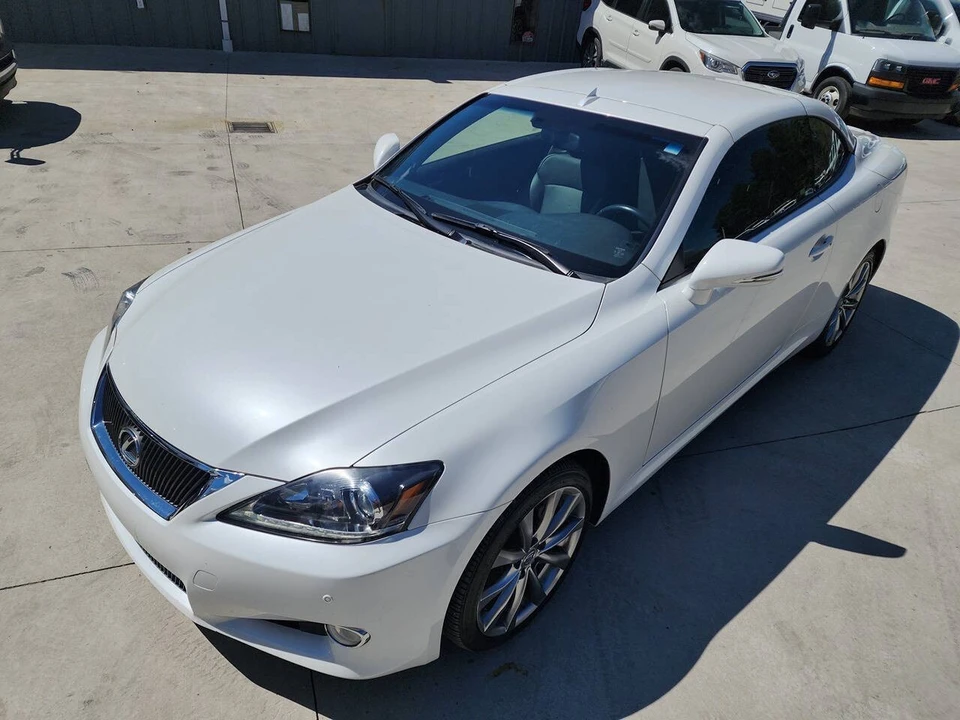 2015 Lexus IS 2nd Gen - Image 29 of 31