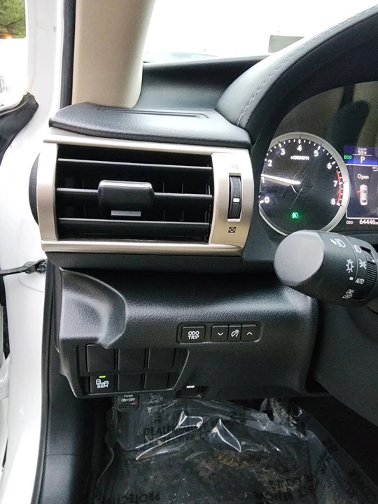 2015 Lexus IS 3rd Gen - Image 28 of 31