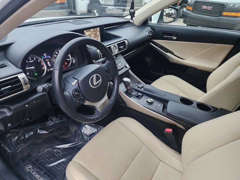 2015 Lexus IS 3rd Gen - Image 13 of 31