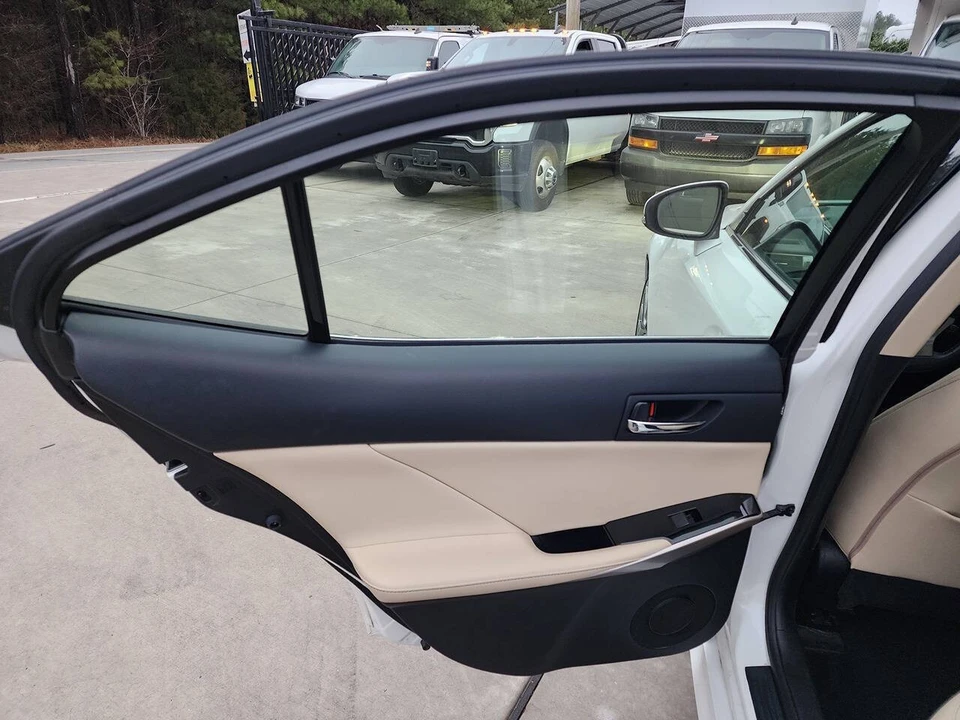 2015 Lexus IS 3rd Gen - Image 29 of 31