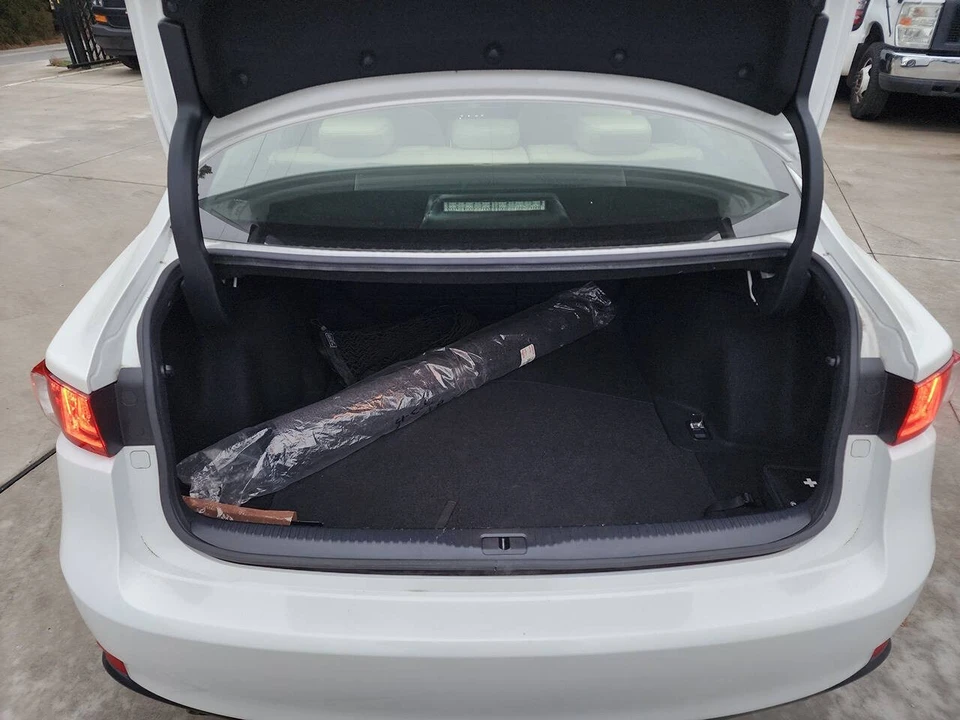 2015 Lexus IS 3rd Gen - Image 24 of 31