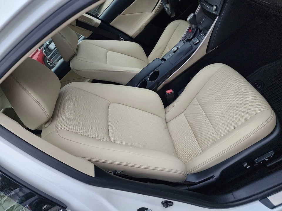 2015 Lexus IS 3rd Gen - Image 17 of 31