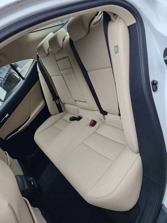 2015 Lexus IS 3rd Gen - Image 15 of 31