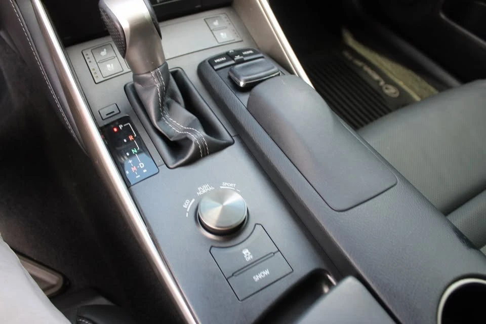 2015 Lexus IS 3rd Gen - Image 17 of 20