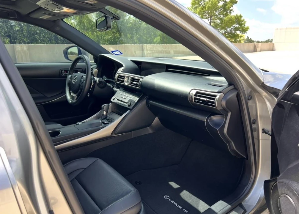 2015 Lexus IS 3rd Gen - Image 6 of 8