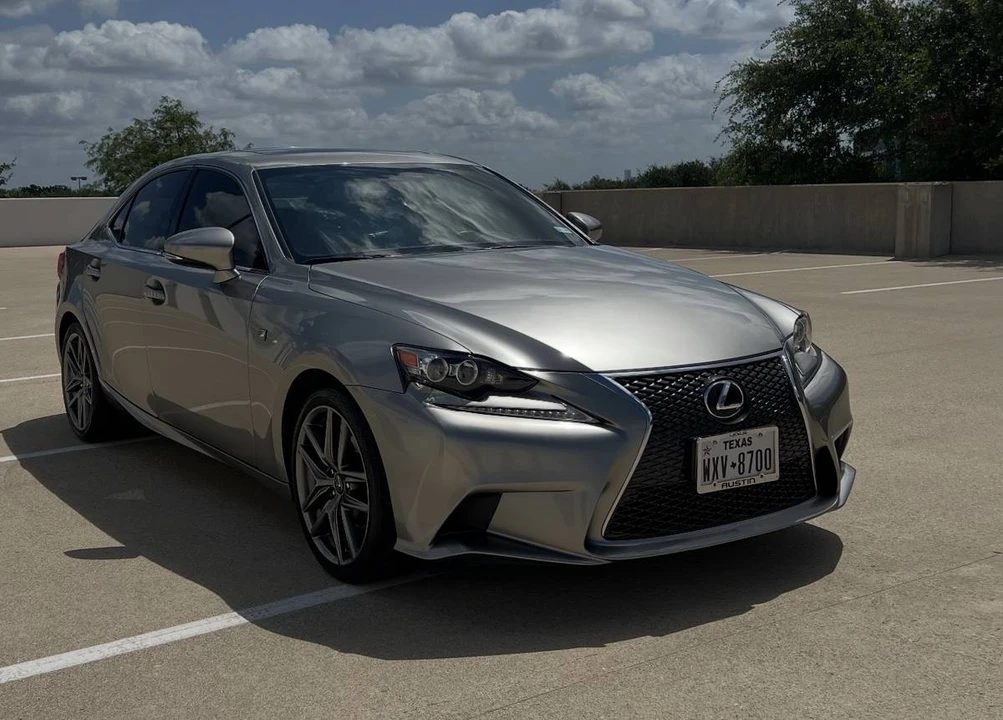 2015 Lexus IS 3rd Gen - Image 4 of 8