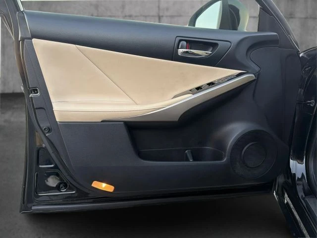2015 Lexus IS 3rd Gen - Image 20 of 23
