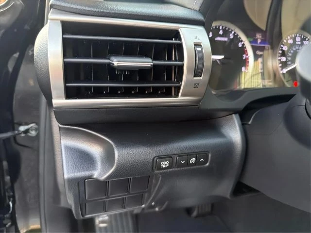 2015 Lexus IS 3rd Gen - Image 18 of 23