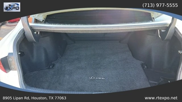 2015 Lexus IS 3rd Gen - Image 28 of 31