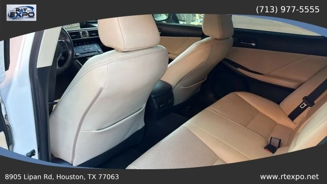 2015 Lexus IS 3rd Gen - Image 25 of 31
