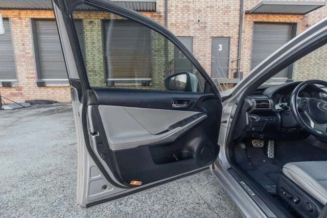 2015 Lexus IS 3rd Gen - Image 15 of 21