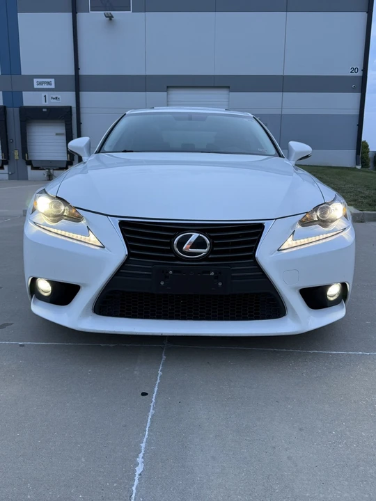2015 Lexus IS 3rd Gen - Image 19 of 20