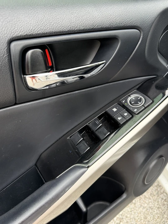 2015 Lexus IS 3rd Gen - Image 12 of 20