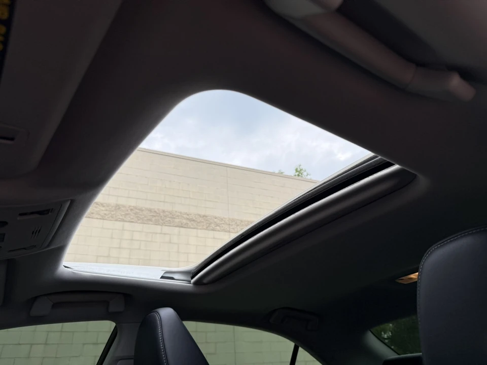 2015 Lexus IS 3rd Gen - Image 17 of 20
