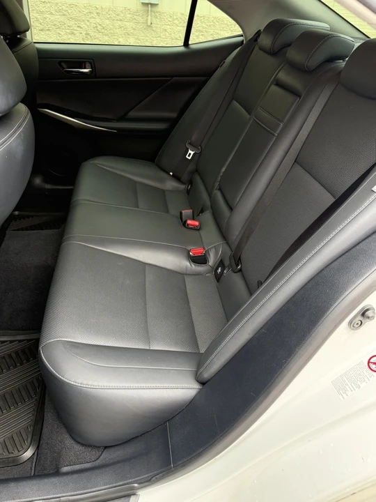 2015 Lexus IS 3rd Gen - Image 15 of 20