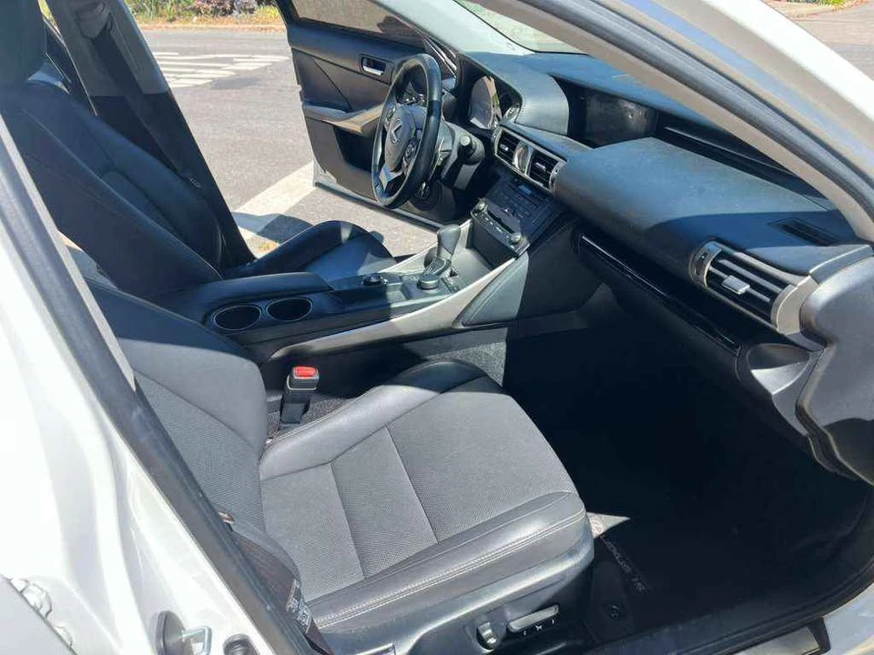 2015 Lexus IS 3rd Gen - Image 4 of 9
