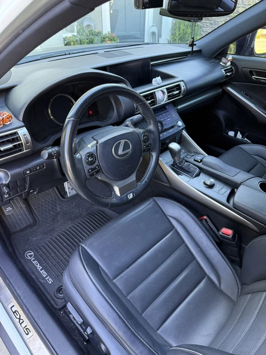 2015 Lexus IS 3rd Gen - Image 15 of 26