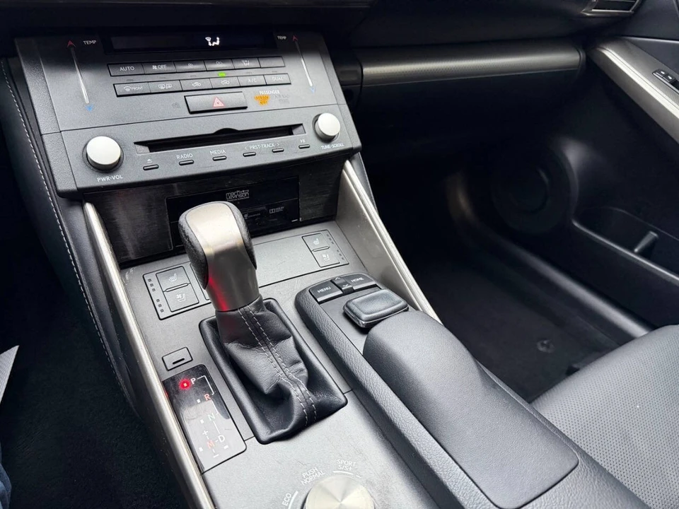 2015 Lexus IS 3rd Gen - Image 20 of 21