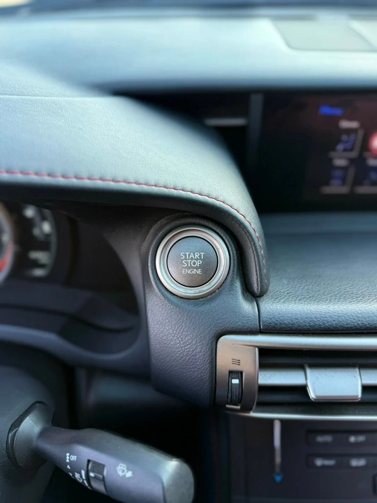 2015 Lexus IS 3rd Gen - Image 19 of 21