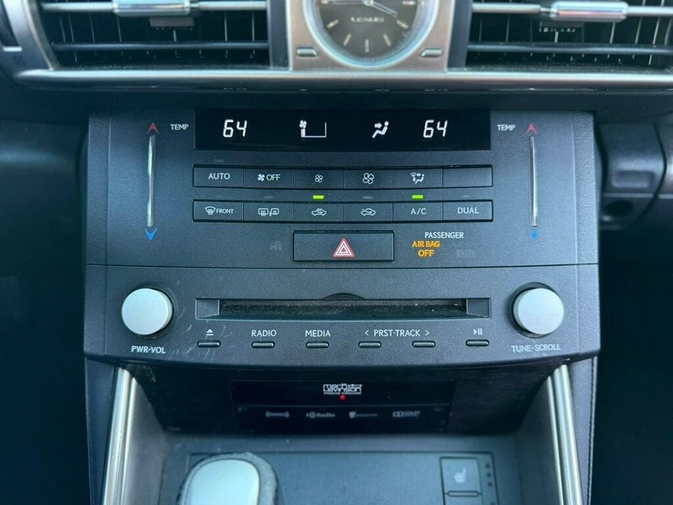 2015 Lexus ES 6th Gen - Image 17 of 21