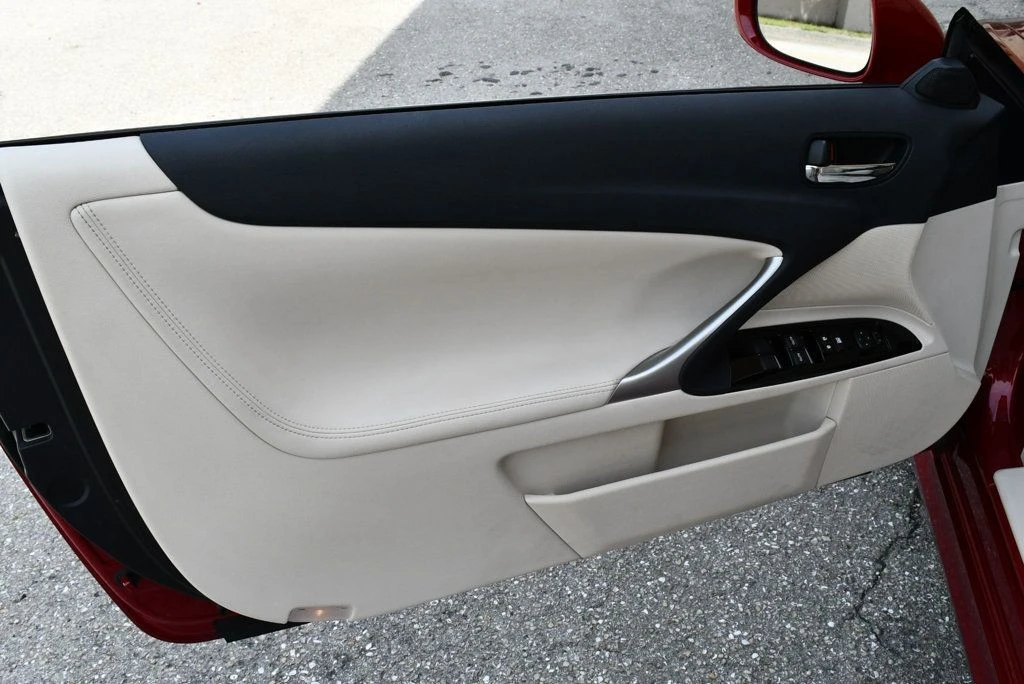 2015 Lexus IS 3rd Gen - Image 11 of 31