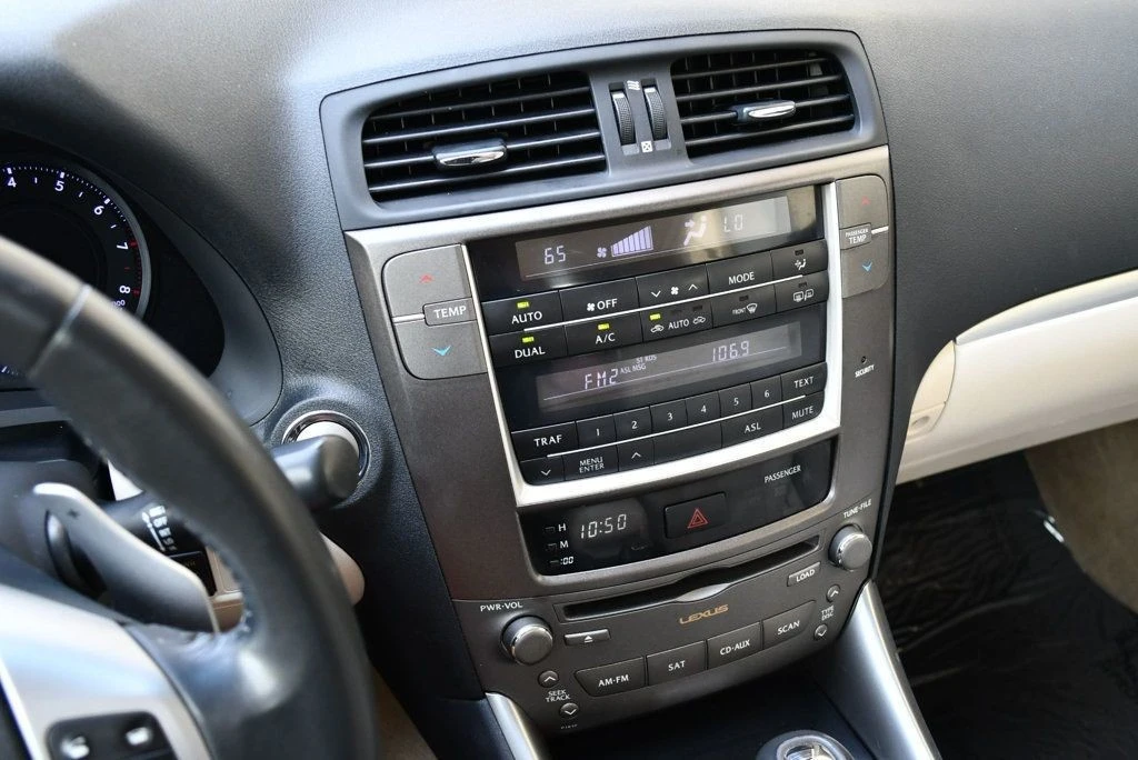 2015 Lexus IS 3rd Gen - Image 13 of 31
