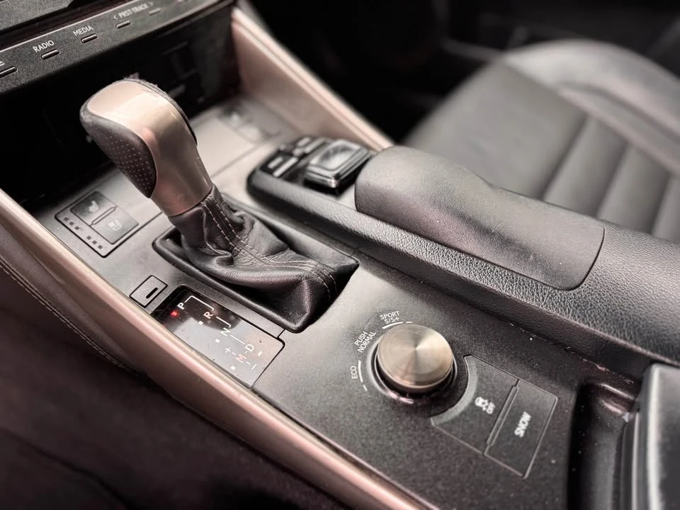 2015 Lexus IS 3rd Gen - Image 17 of 19