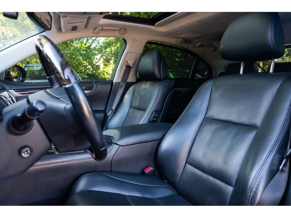 2015 Lexus LS 4th Gen - Image 10 of 16