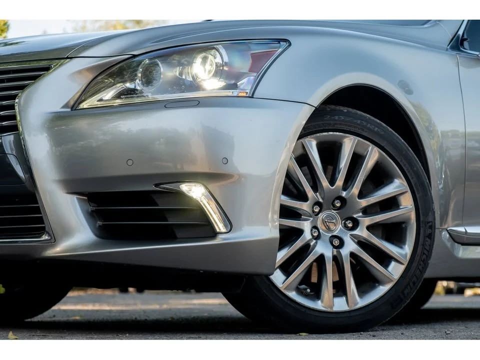 2015 Lexus LS 4th Gen - Image 15 of 16