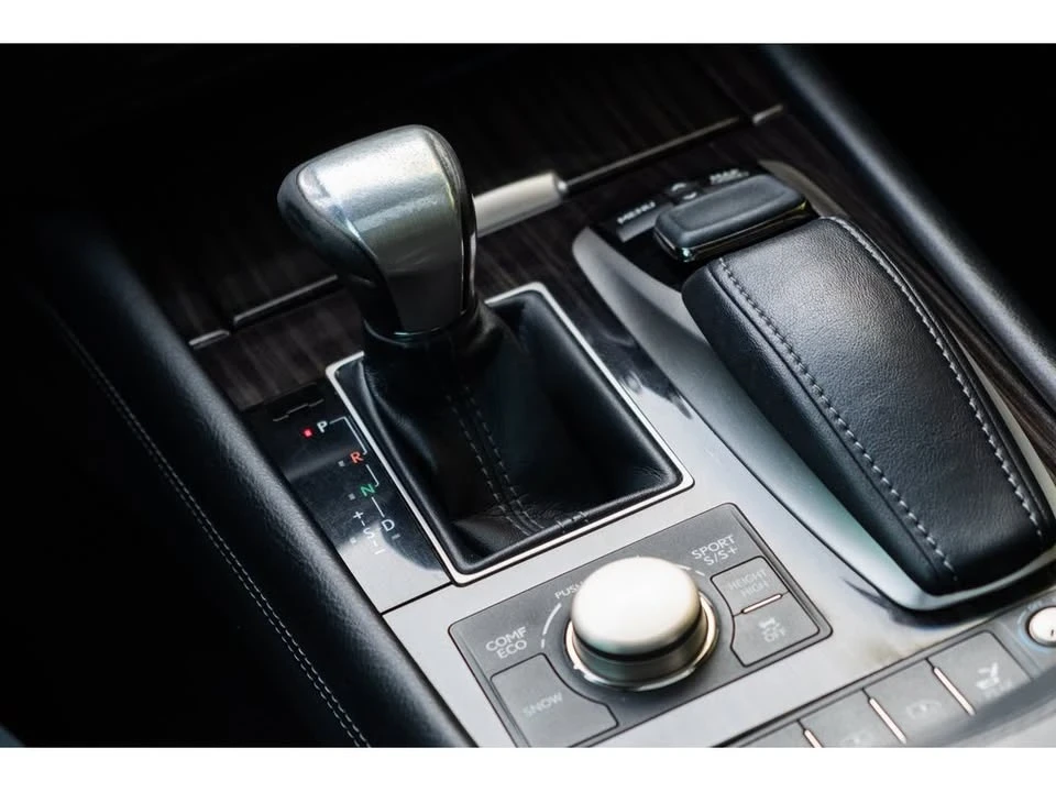 2015 Lexus LS 4th Gen - Image 11 of 16